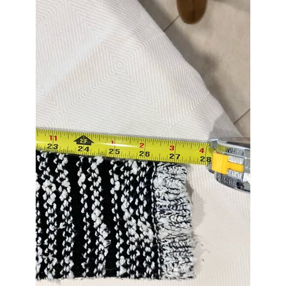 Maurices Black & White Pullover Sweater Size 2 Round Neck Long Sleeve Lace Trim - Picture 6 of 9